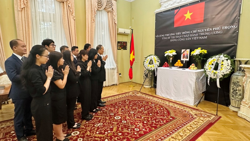 Đại sứ quán Việt Nam tại Romania tưởng niệm Tổng Bí thư Nguyễn Phú Trọng